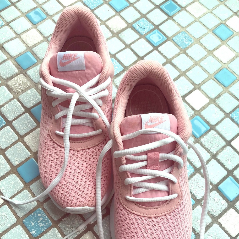 Nike Women’s Tanjun